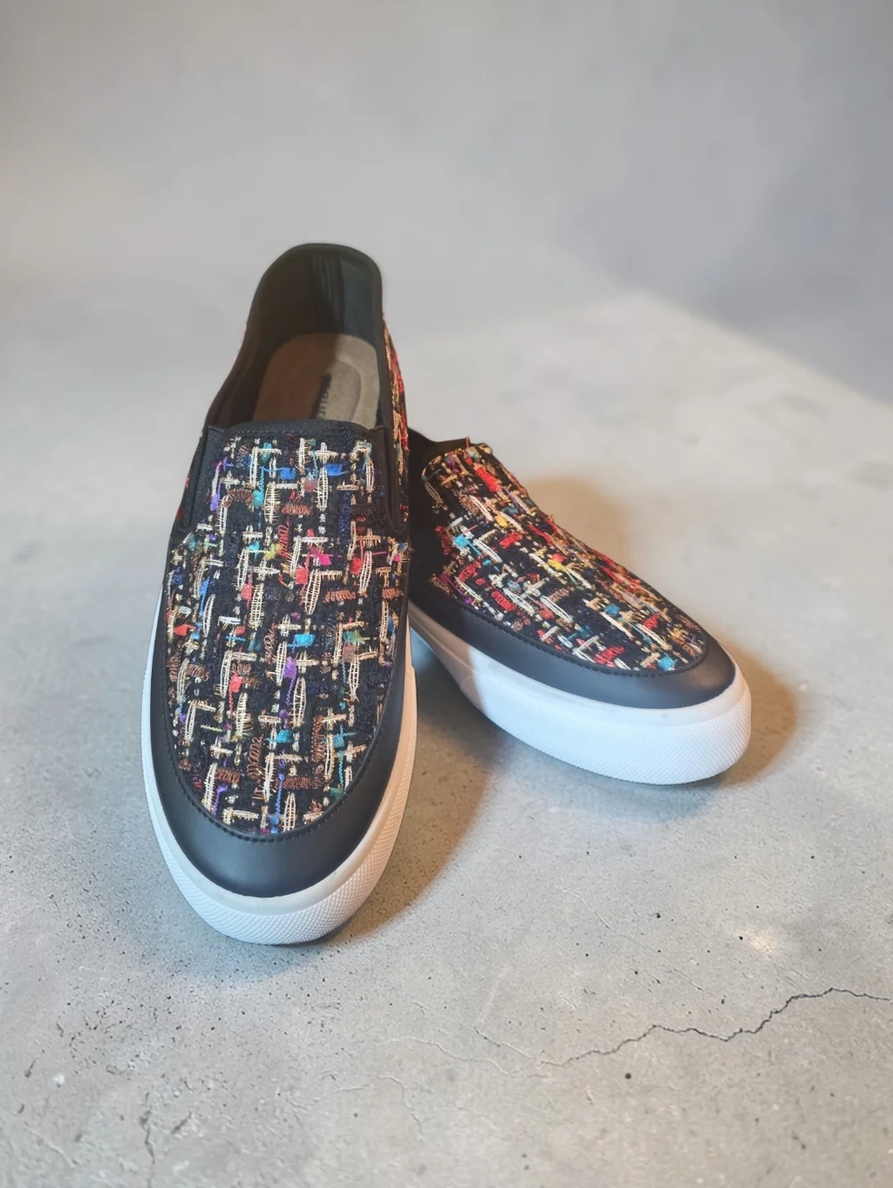 NWT MAURICES Slip-On Casual Sneakers in Multicolor Tweed SIZE 8.